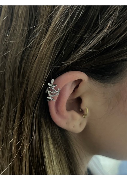 Gümüş Renk Yaprak Detaylı Ear Cuff (Tek)