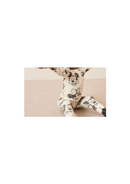 Yeni Sezon Unisex Karakter Baskılı Fitilli Kumaş 3 Iplik Taytlı Takım 2 Parça fırsatları