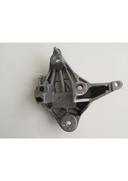 Renault Clio 2 Hb 98/01 Motor Üst Bağlantı Kulağı (Takoz) (Alümi̇nyum)