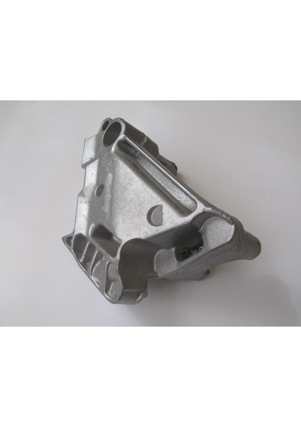 Volkswagen Jetta 6 14/18 Motor Bağlantı Braketi̇ 2.0 Tdı (Takoz) (Alümi̇nyum)