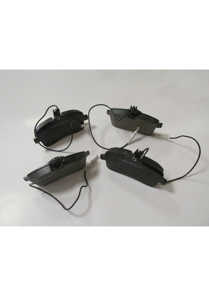 Peugeot 407 04/11 Ön Fren Balatası (4 Kablolu)(Di̇sk) (131,4X66,8X19,5)(BRAMAX) modelleri