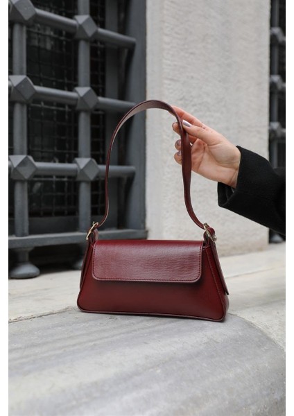 Bordo Kadın Sade Tasarım Kapaklı Kol Çantası indirimleri