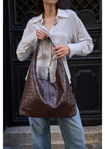 Kahverengi Kadın Örgü Desenli Bottega Deri Omuz Çantası fiyatları