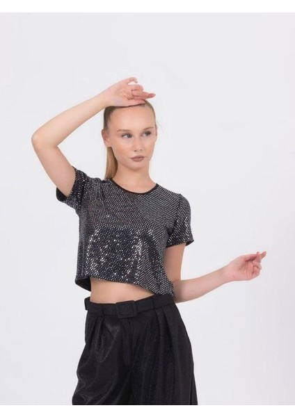 Kız Çocuk Parlak Kumaşlı Sırt Dekolteli Bluz