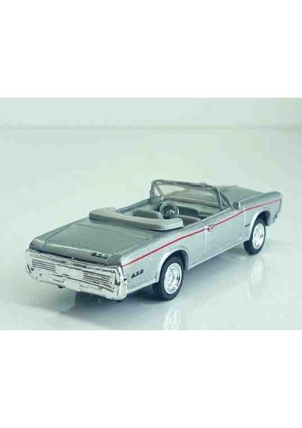 1:43 Pontiac Gto 1966 Metal Model