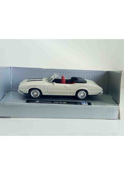 1:43 Oldsmobile 442 W-30 Metal Model modelleri