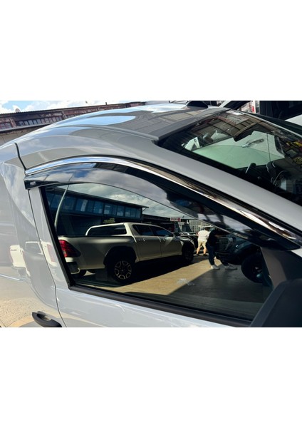 Renault Express Van 2022 Sonrası 2'li Kromlu Niken Cam Rüzgarlığı modelleri