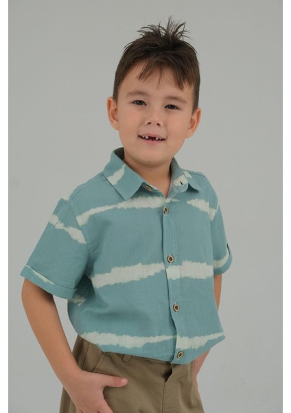 Açık Mavi Yeşil Desenli Erkek Çocuk Kısa Kollu Gömlek modelleri