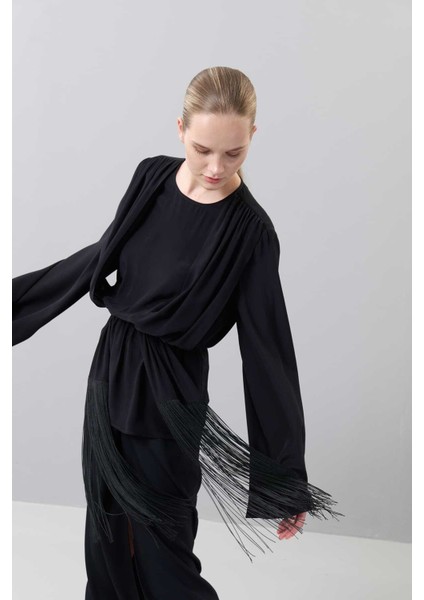 Floş Püsküllü Büzgü Detaylı Bluz Siyah K2513001_001 fiyatları