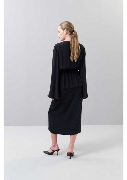 Floş Püsküllü Büzgü Detaylı Bluz Siyah K2513001_001 fırsatları