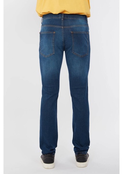 Erkek Straight Fit Yama Detaylı Jean Pantolon