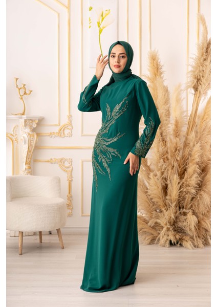Kolları ve Ön Kısmı Taş Detaylı Tesettür Abiye (K4090)