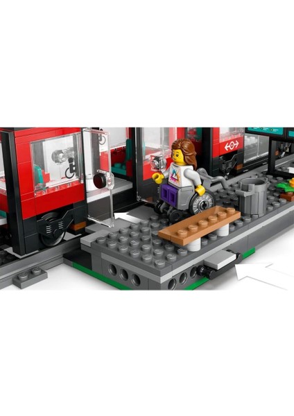 Nessiworld 60423 LEGO City Şehir Merkezi Tramvay Istasyonu 811 Parça +7 Yaş