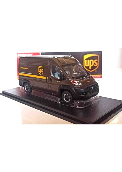 1:43 2018 Ram Promaster 2500 Cargo Minibüs