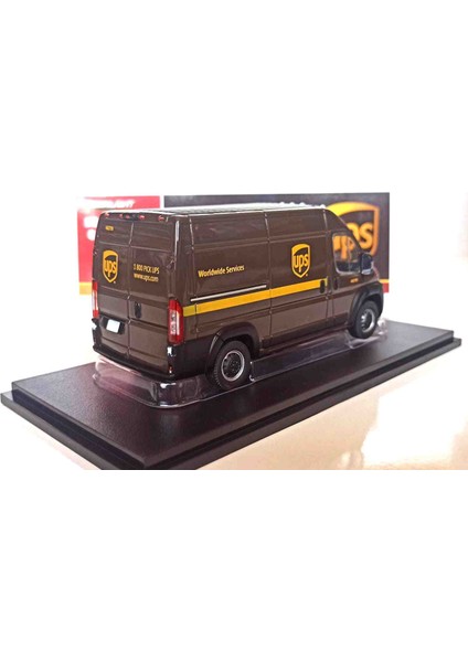 1:43 2018 Ram Promaster 2500 Cargo Minibüs