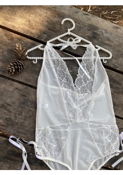 Beyaz Tül Dantelli Bodysuit