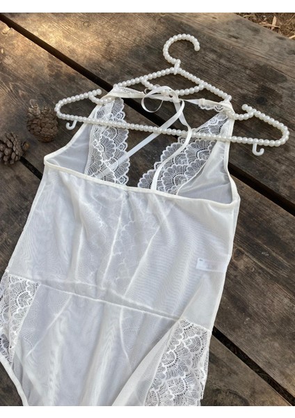 Beyaz Tül Dantelli Bodysuit fırsatları