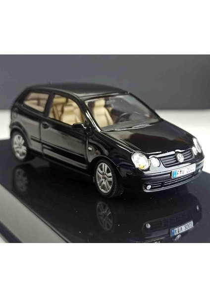 1:43 2001 Volkswagen Polo Black Unı