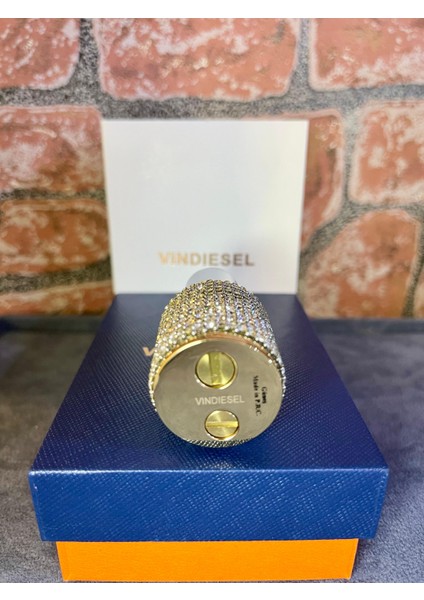 Swarovski Taşlı Şık Tasarım Benzinli Bayan Çakmağı