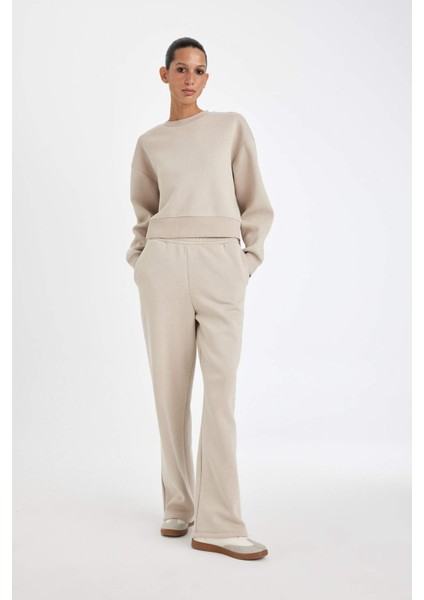 Boxy Fit Bisiklet Yaka Kalın Basic Düz Sweatshirt B8568AX24WN fiyatları