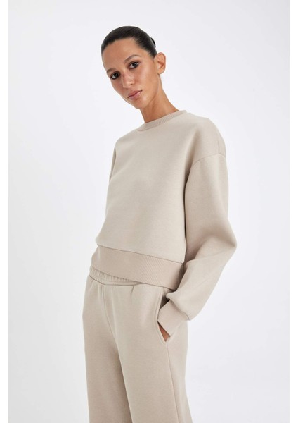 Boxy Fit Bisiklet Yaka Kalın Basic Düz Sweatshirt B8568AX24WN fırsatları