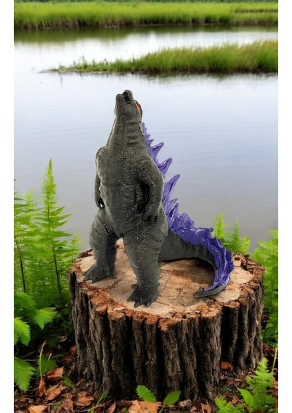 Üçüncü Boyut Dizayn Godzilla Oyuncağı Esnek Kırılmaz Malzeme 15CM Boyunda Sırtı Mor