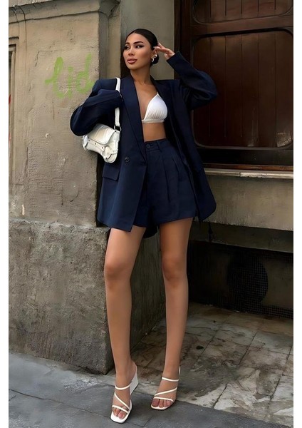 Kadın Keten Pileli Cepli Beyaz Keten Şort