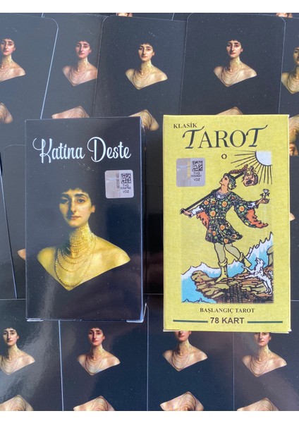 Iki Deste Bir Arada Açıklamalı Katina Destesi ve Açıklamalı Rider Waite Klasik Tarot Destesi