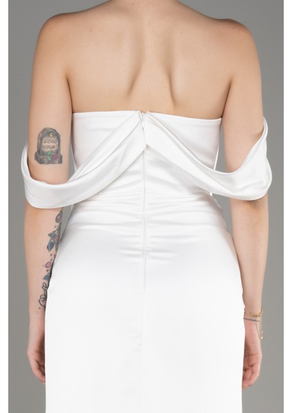 Bacak Dekolteli Kayık Yaka Uzun Saten Abiye ABU3964 fırsatları