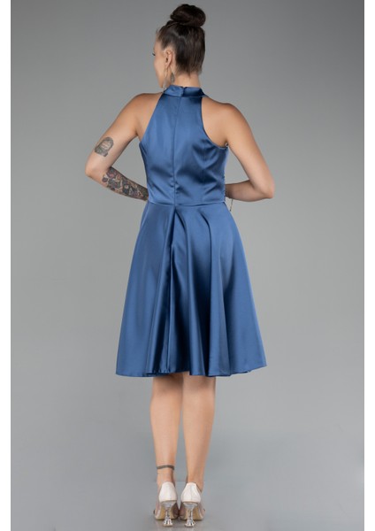 Halter Yaka Kısa Saten Davet Elbisesi ABK2112