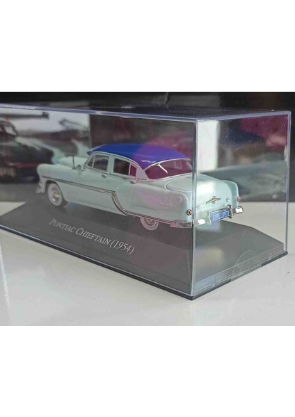 1:43 1954 Pontiac Chieftain Case Kutulu