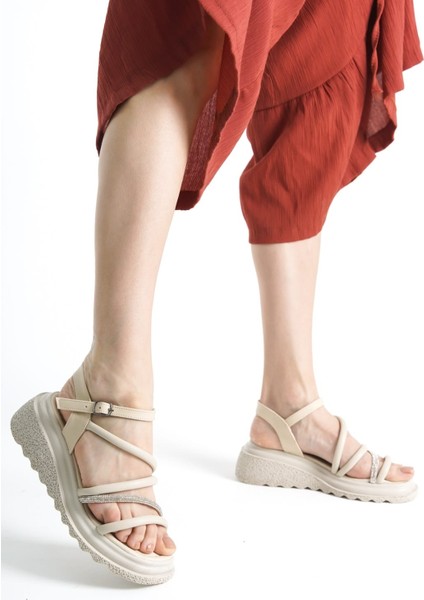 Shoes Bej Taşlı Tokalı Sandalet