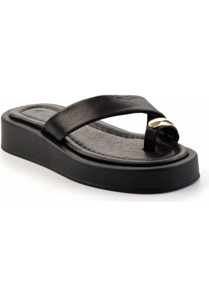 Kadın Terlik Düz Topuk Tasarımı ile Şık ve Rahat Hakiki Deri Siyah Altın modelleri