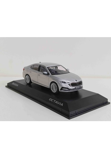 1:43 Skoda Octavia Silver