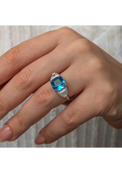 Gümüş Mavi Zirkon Taşlı Kadın Yüzük modelleri