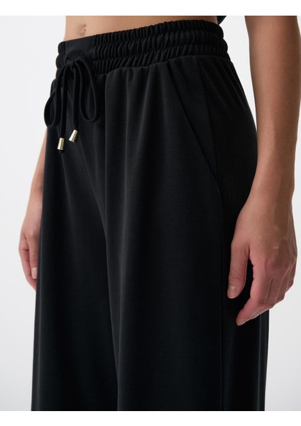 Siyah Bol Paça Rahat Jogger Pantolon