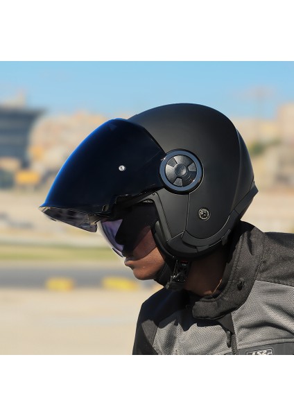 Classy Mat Siyah Kask Siyah Cam