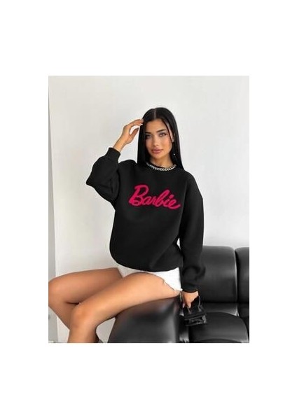 Yeni Sezon Kadın Siyah Barbie Baskılı Oversize Pamuklu (3iplik) Sweatshirt fırsatları