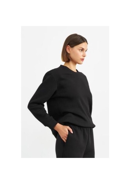 Kadın Bisiklet Yaka Uzun Kollu Sweatshirt