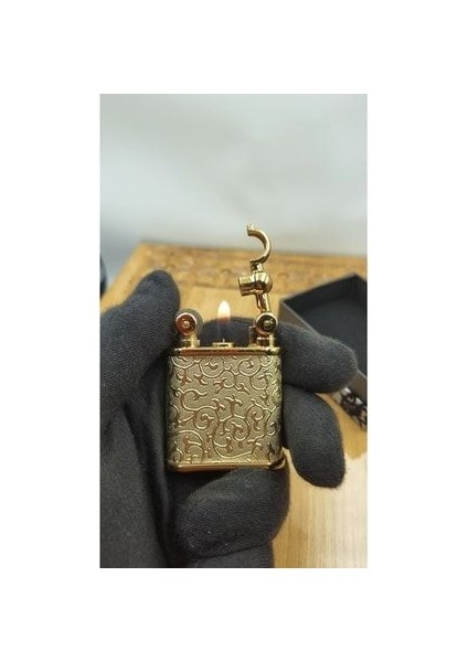 Kabartma Motifli Şık Desenli Kaliteli Gazlı Gold Renk Çakmak