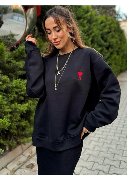 Kalp Nakışlı Oversize Sweatshirt