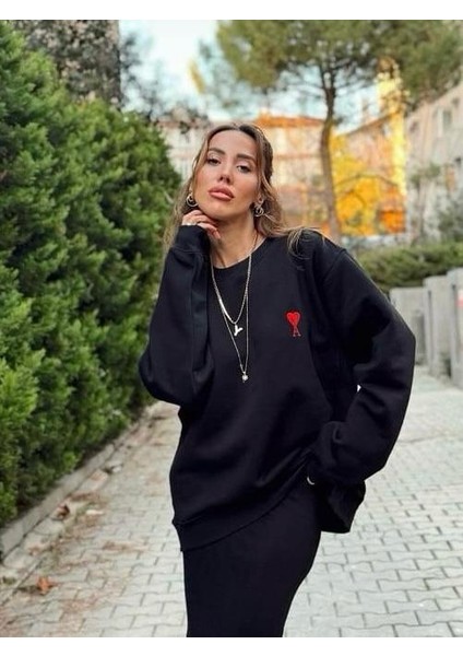 Kalp Nakışlı Oversize Sweatshirt