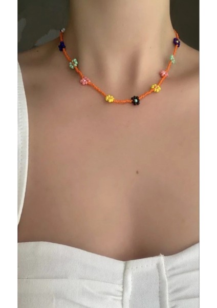 Papatya Model Turuncu Renk Kolye