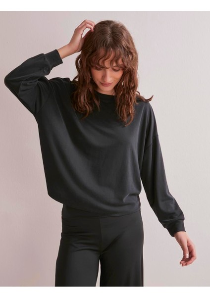 Siyah Bol Kesim Uzun Kollu Rahat Bisiklet Yaka Sweatshirt fırsatları