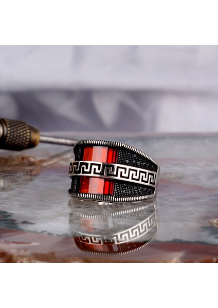 Kırmızı Zirkon Taşlı Model 925 Ayar Gümüş Erkek Yüzük fiyatları