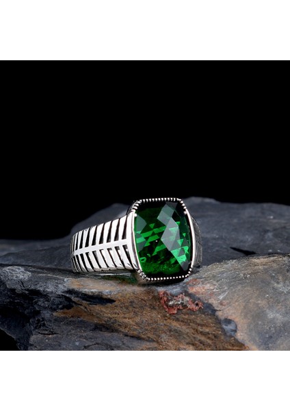 Yeşil Renk Zirkon Taşlı 925 Ayar Gümüş Yüzük modelleri
