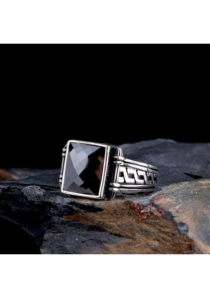 Siyah Renk Zirkon Taşlı 925 Ayar Gümüş Yüzük fiyatları
