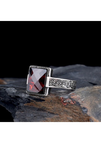 925 Ayar Gümüş Kırmızı Zirkon Taşlı Erkek Yüzük fiyatları