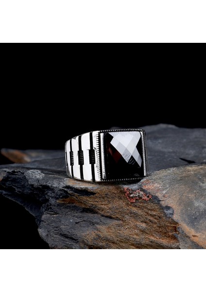 Siyah Renk Zirkon Taşlı 925 Ayar Gümüş Erkek Yüzük modelleri