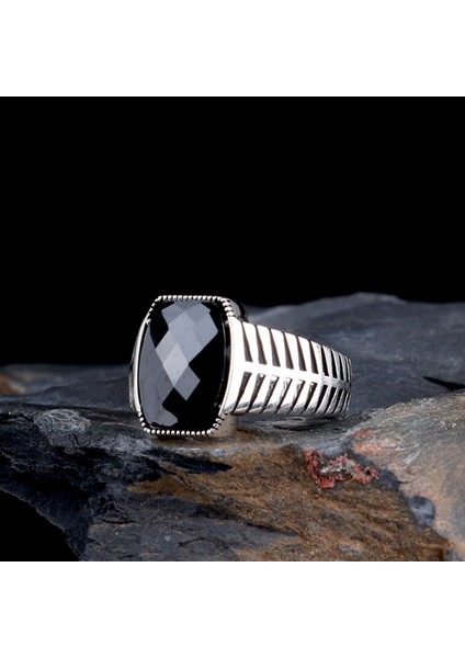 Siyah Renk Zirkon Taşlı 925 Ayar Gümüş Yüzük fiyatları